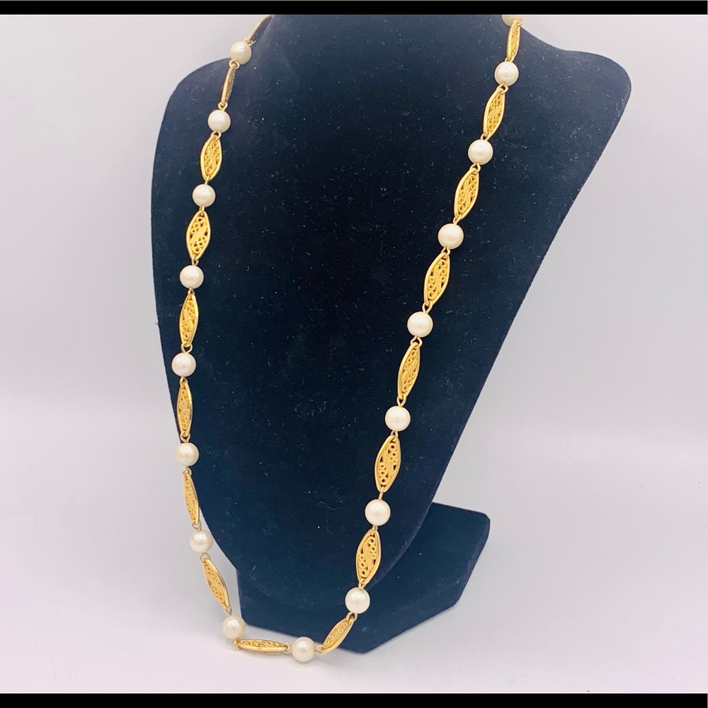 Vintage filigree gold chain necklace faux pearl beads 24” - Picture 3 of 8